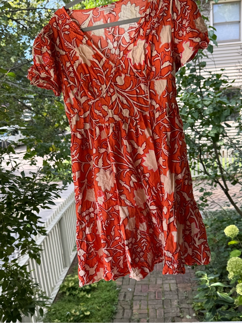 Knox Rose Orange and Cream Floral V-Neck Short Dress